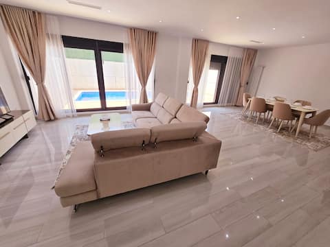 villa without a direct neighbor….