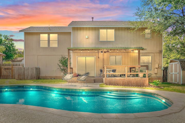 Pool, Arcades, Pool Table, Firepit, Patio BBQ