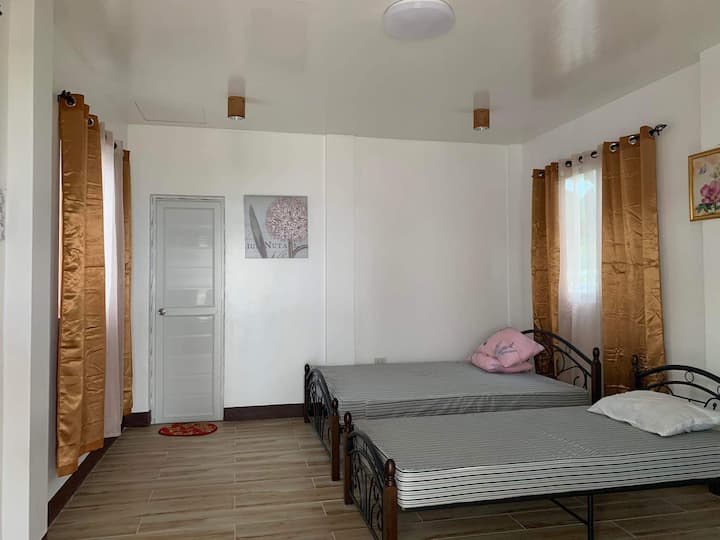 Sunrise Beach Villa In A Serene Area With Starlink - Hinunangan