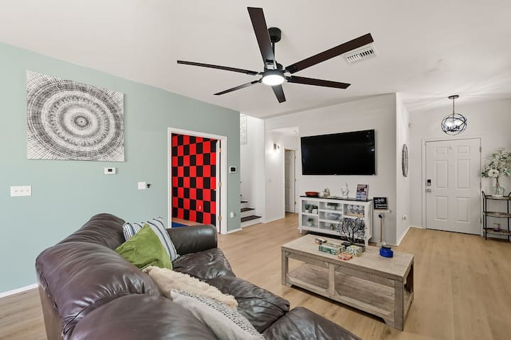 Sonoran Serenity Stay. 4bed/2.5 Bath. Heated Pool. - Pima Air & Space Museum