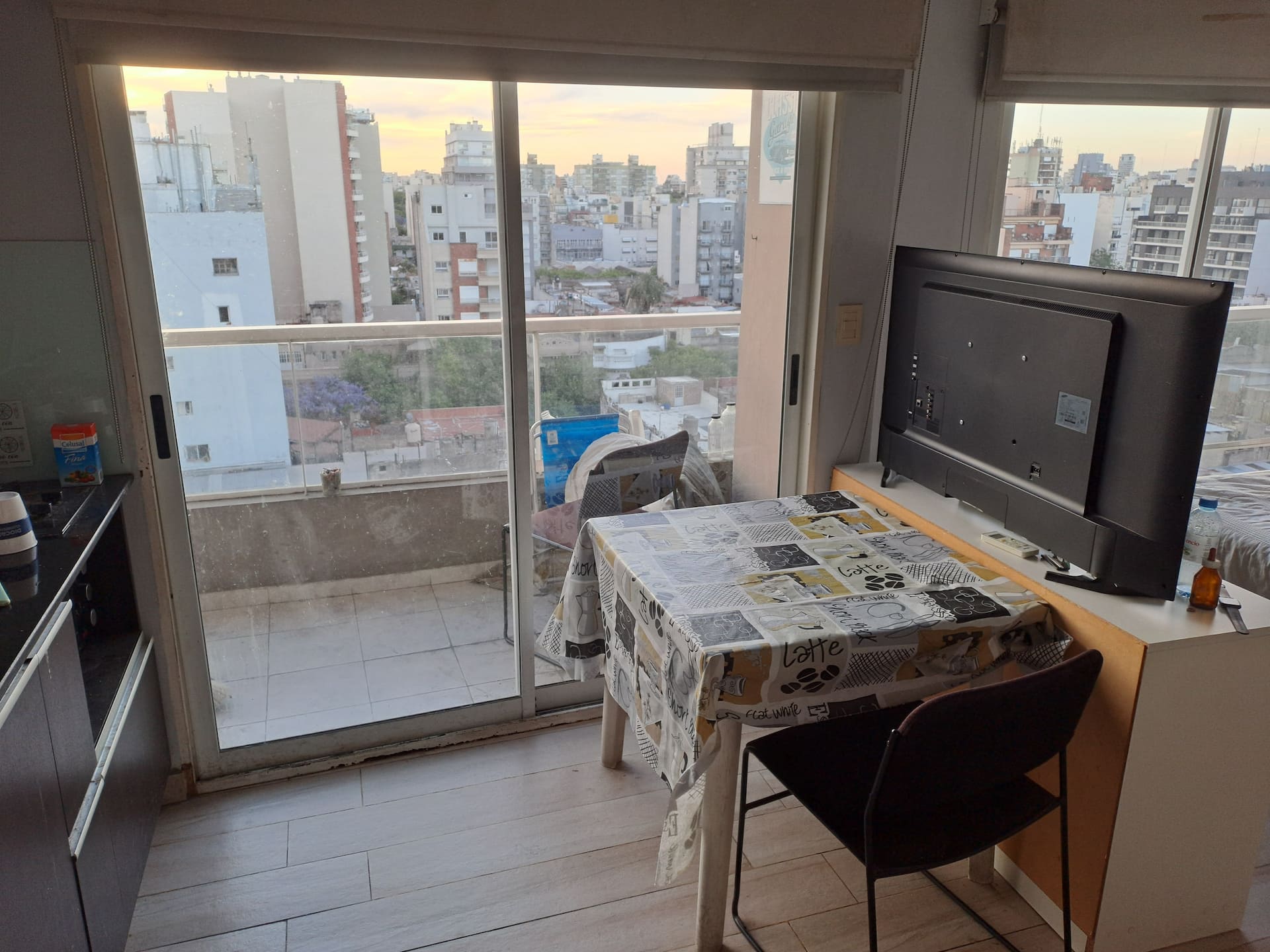 Bright studio apartment in Almagro
