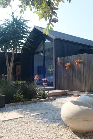 Beach house – Scarborough. Oliver House gallery image 4