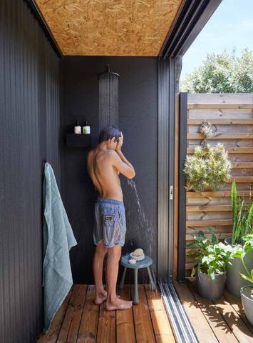 Beach house – Scarborough. Oliver House gallery image 3