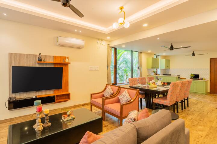Living room image 11