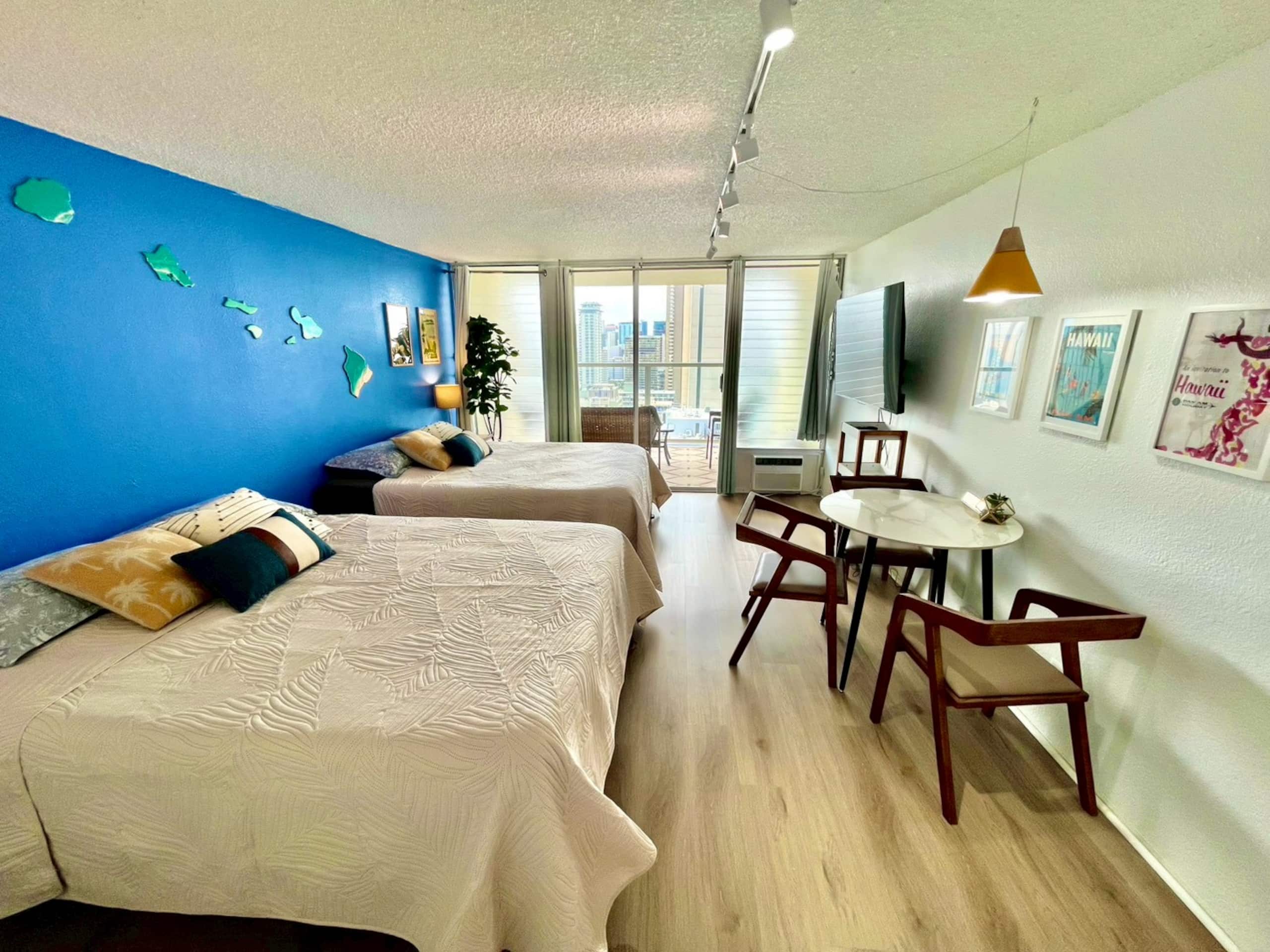 Condo in Honolulu · ★4.94 · Studio · 2 beds · 1 private bath - Image 33