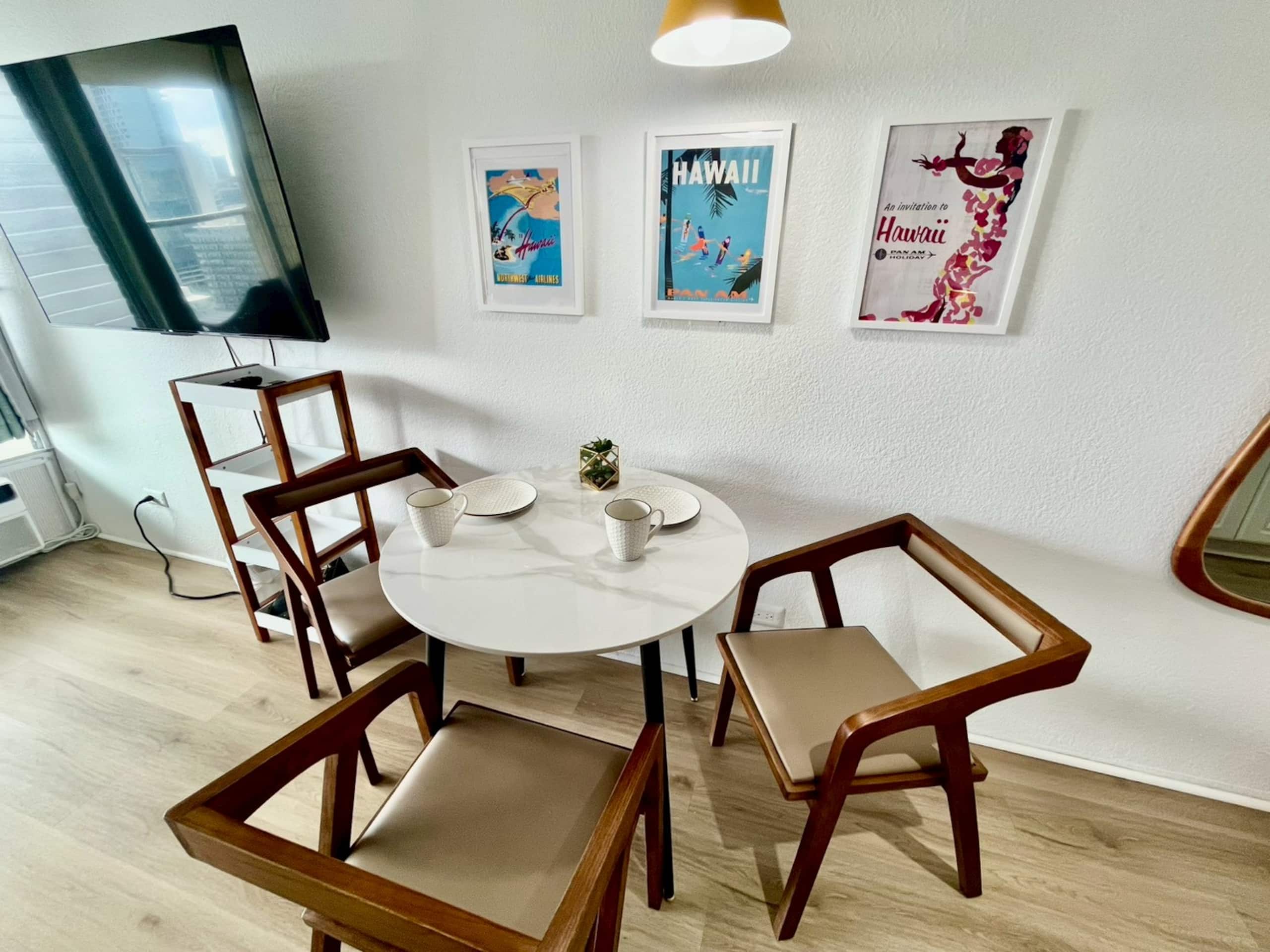Condo in Honolulu · ★4.94 · Studio · 2 beds · 1 private bath - Image 37