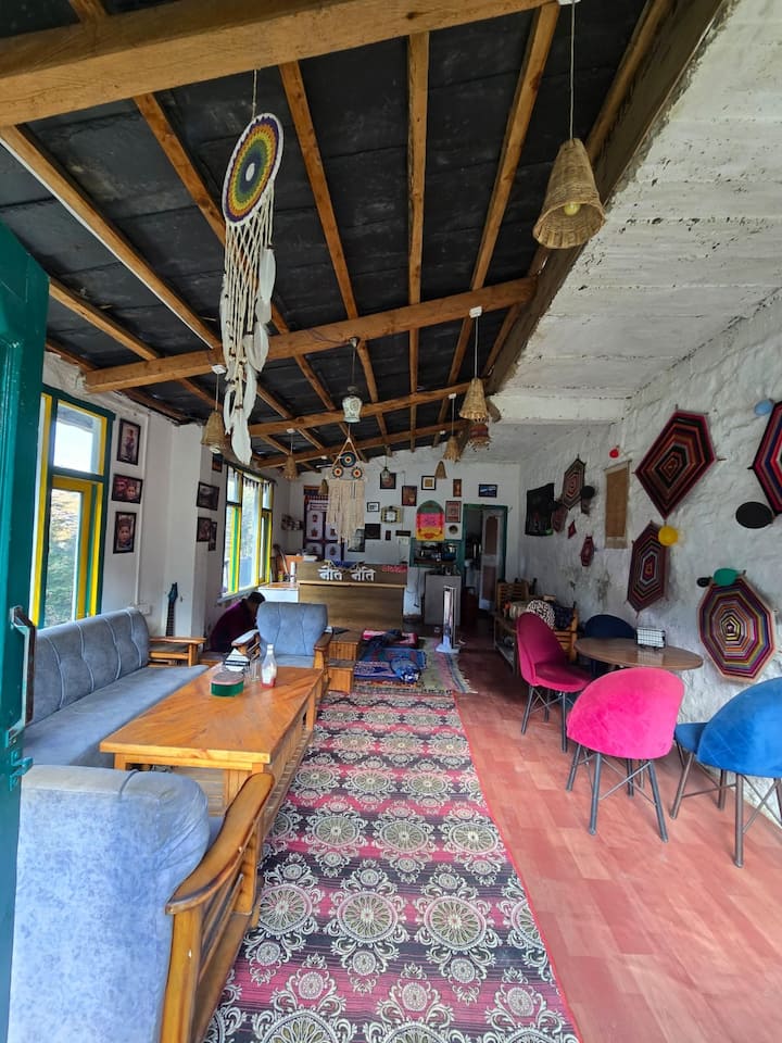 Neti-neti Cafe And Stay - Jibhi