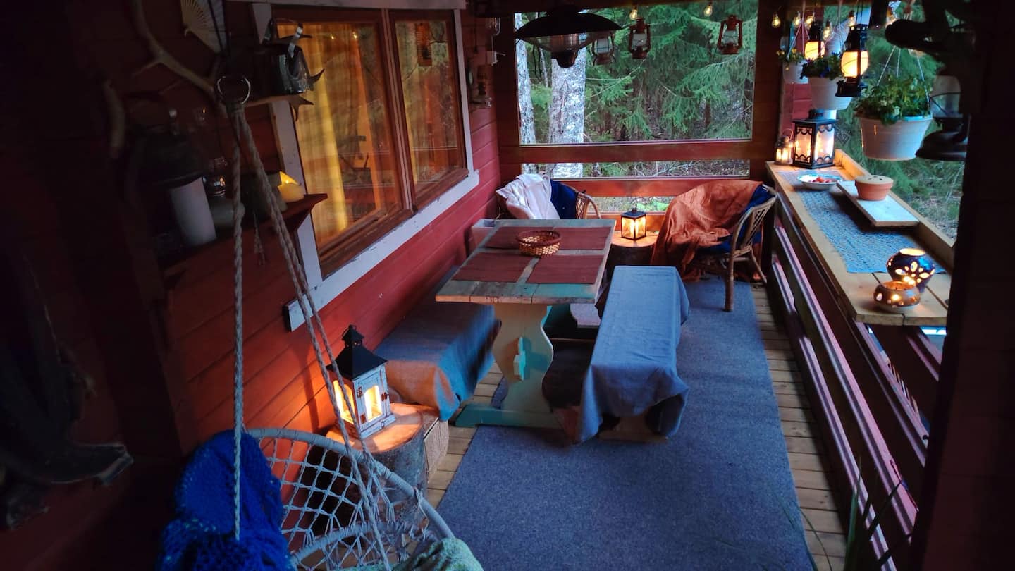 Off The Grid, Inside The Grid 4