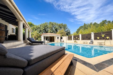 Luxury Villa | 30 min to the Beach | XXL Pool | Garden