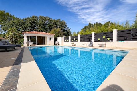 Luxury Villa | 30 min to the Beach | XXL Pool | Garden