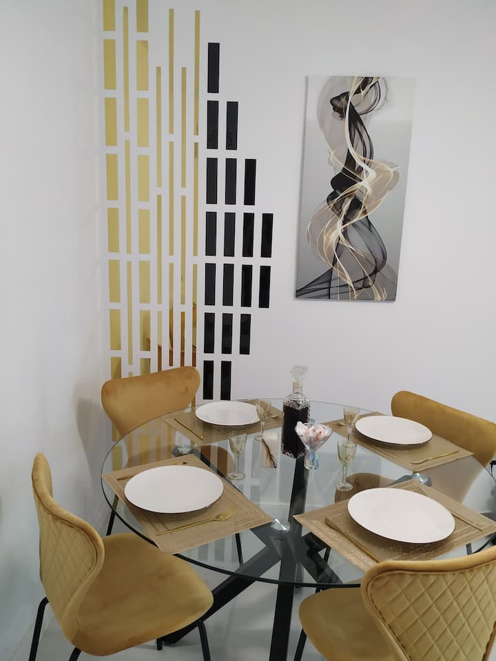 CentraLLux-free parking, 2 rooms, check-in code