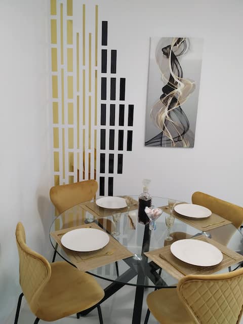 CentraLLux-free parking, 2 rooms, check-in code