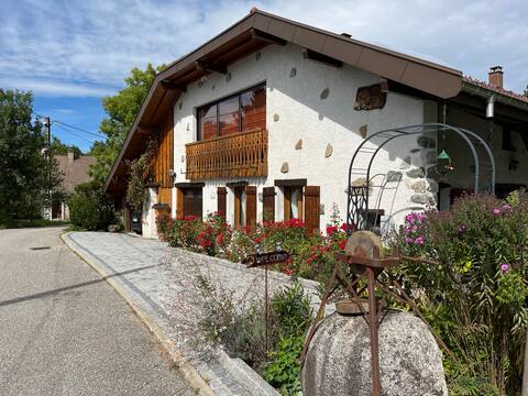 Renovated 250 m2 farmhouse