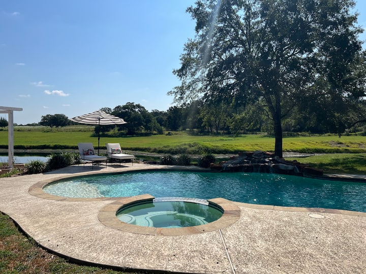 Shop, Swim & Soak In The Views | Near Round Top - Round Top, TX