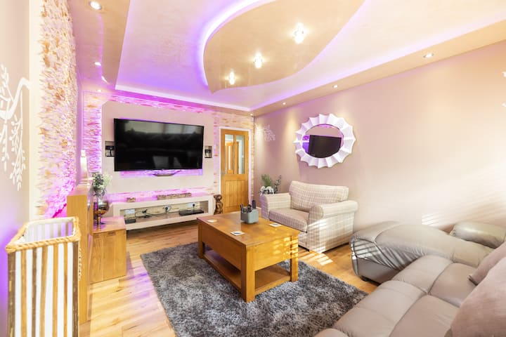 Contractors & Families | Close To Nec, Hs2, Jlr - Coventry