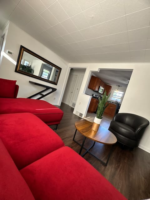 Charming Cape Home, Close to All