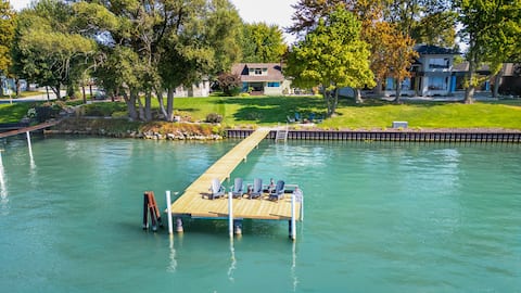 Ivy Cottage
River Retreat
Sombra, ON