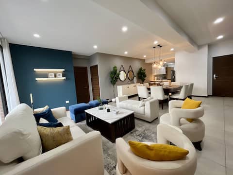 Modern and spacious 4-bedroom apartment with AC