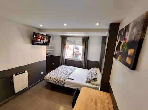 1 new apartment with kitchen across from the subway