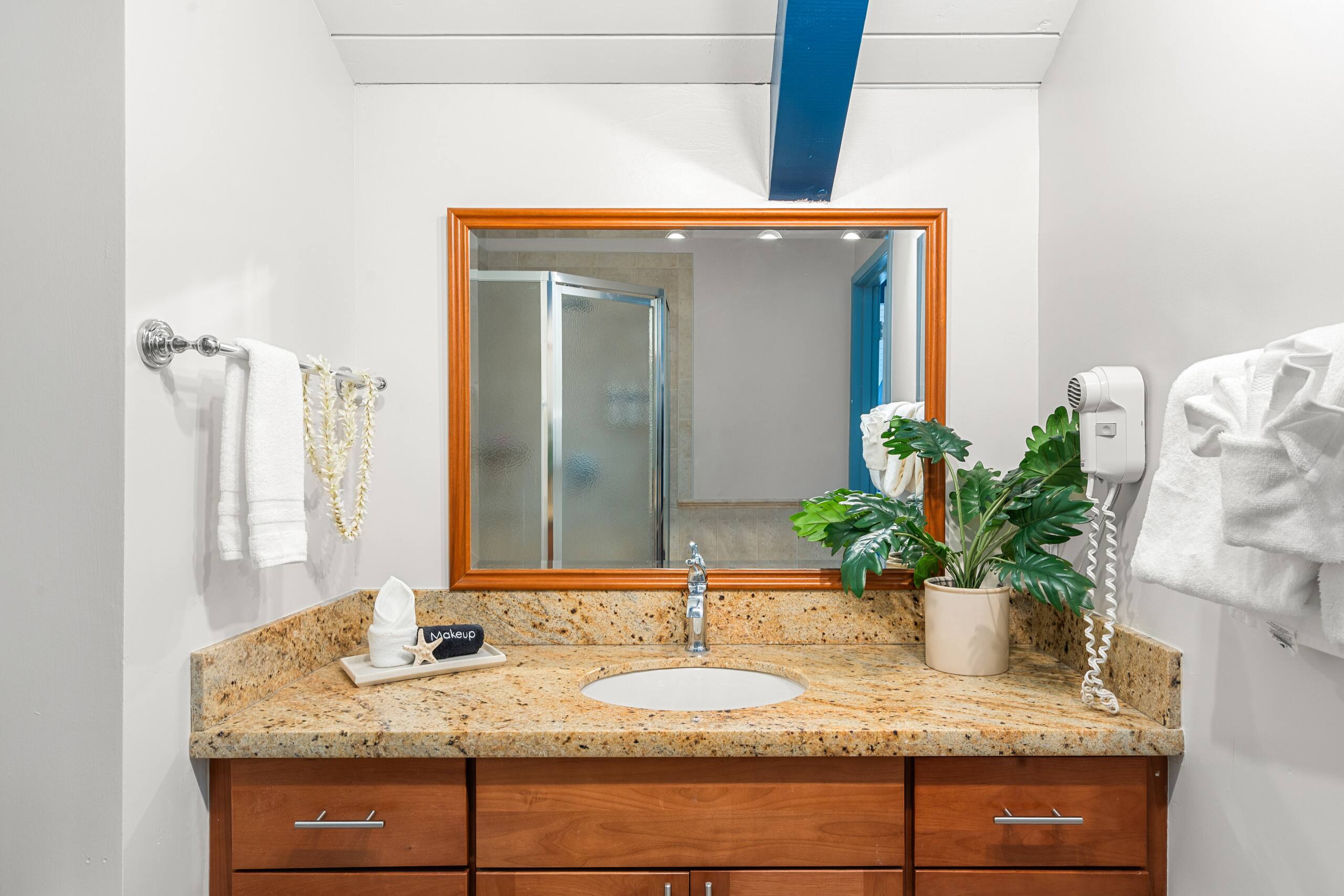 Condo in Lahaina · ★4.67 · 3 bedrooms · 4 beds · 3 baths - Image 43