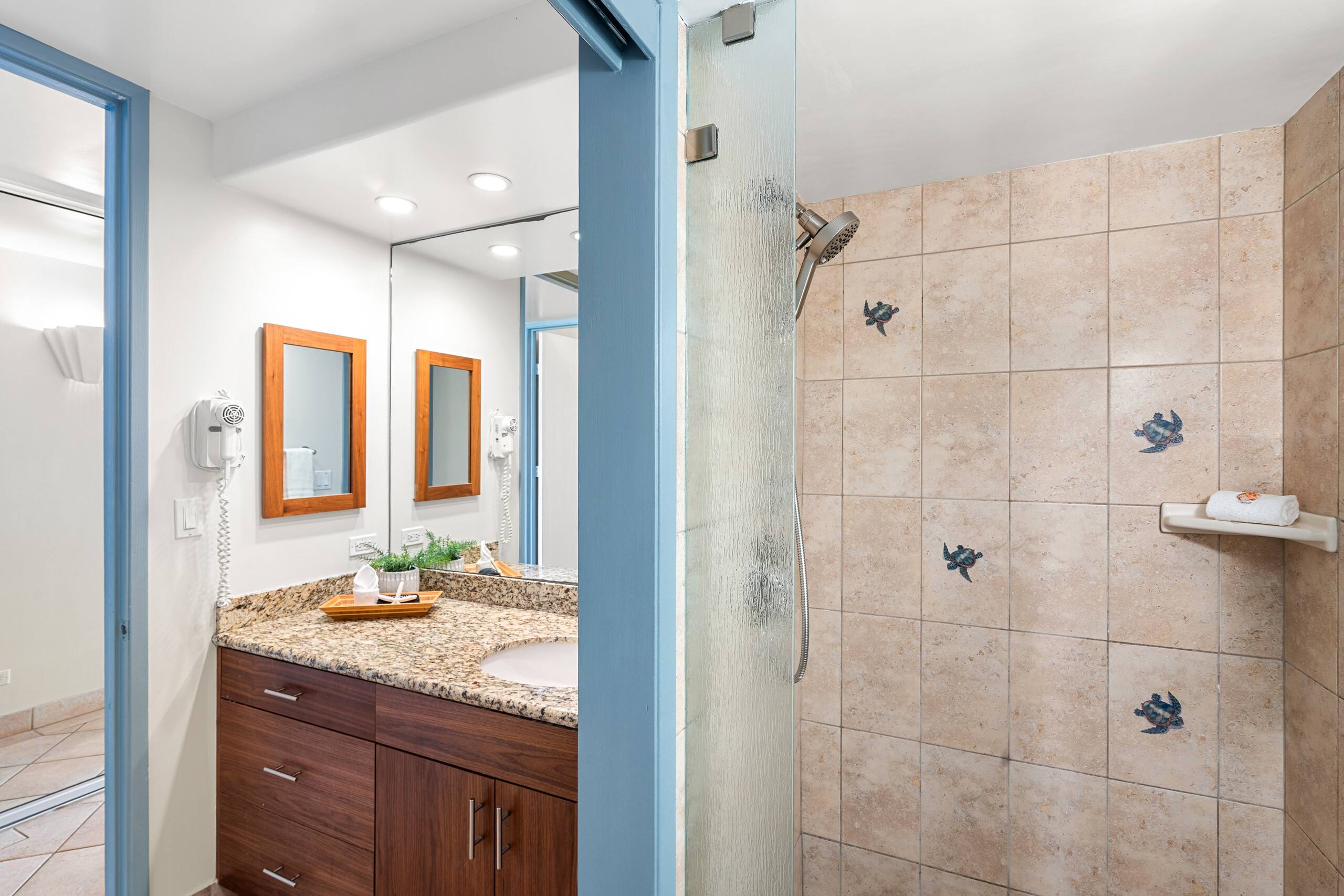 Condo in Lahaina · ★4.67 · 3 bedrooms · 4 beds · 3 baths - Image 38