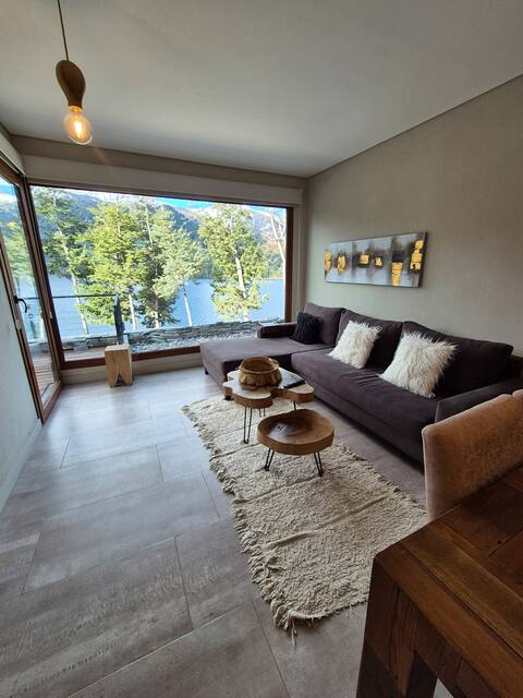 Modern Dept. with a view of the lake