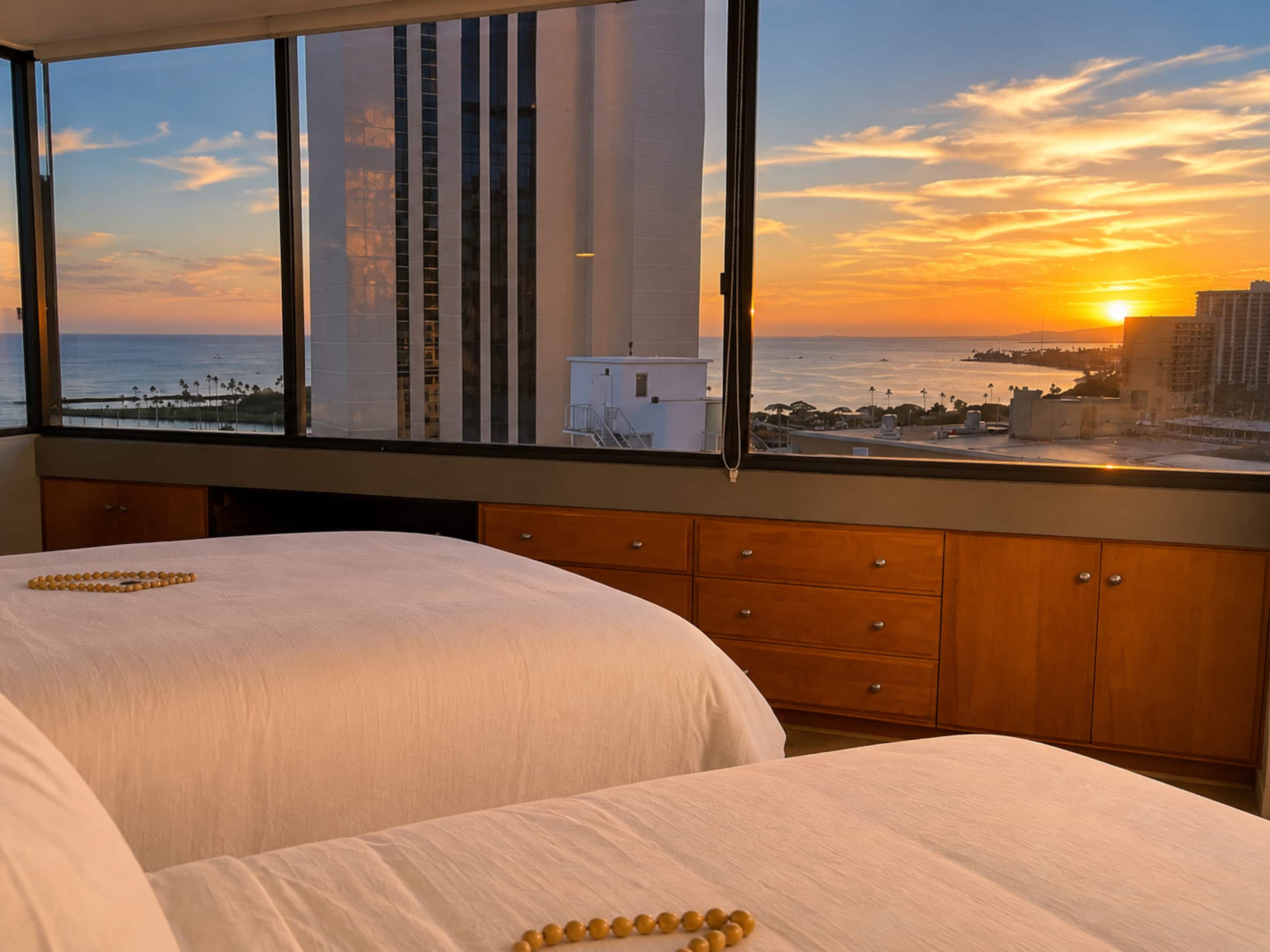Condo in Honolulu · ★4.75 · 1 bedroom · 2 beds · 1 bath - Image 5