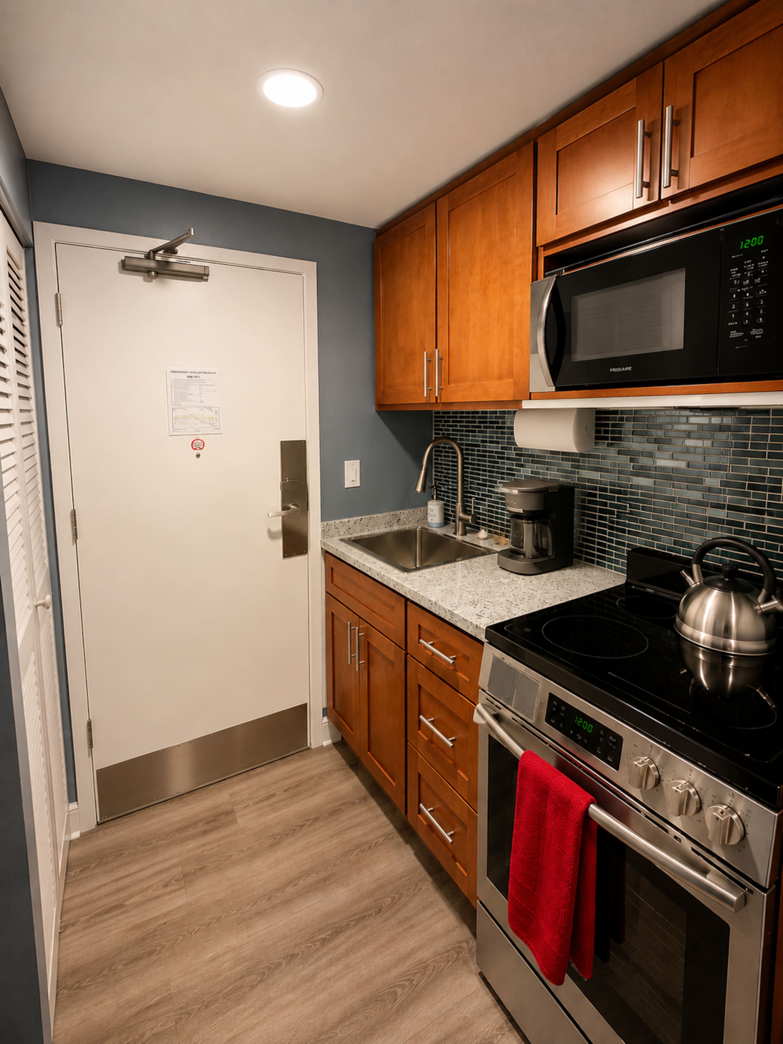 Condo in Honolulu · ★4.75 · 1 bedroom · 2 beds · 1 bath - Image 6