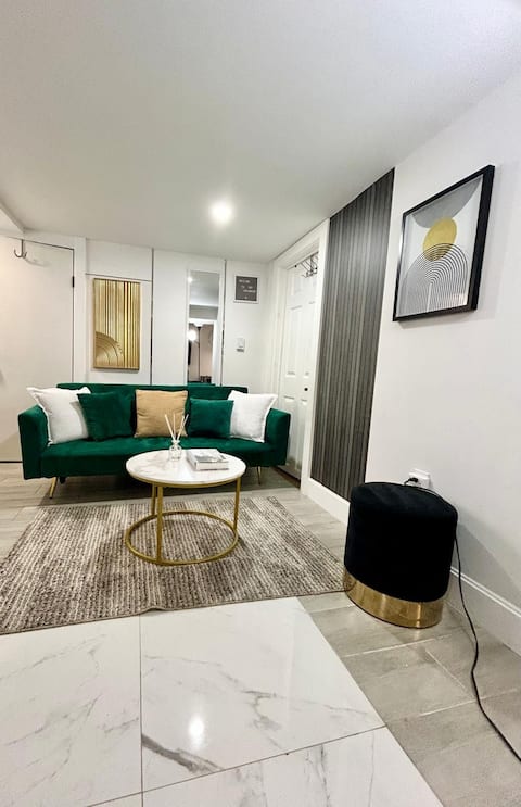 Large Group Vacay @ Summer Memories Lodge-NYC/EWR