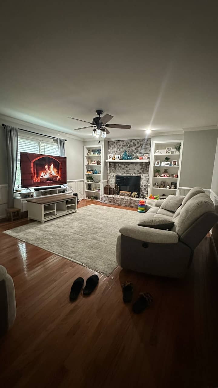 Private-quiet Room In Central Fredericksburg - Fredericksburg, VA