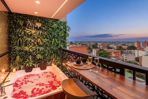 H208 l Private Jacuzzi | Panoramic View Top Area