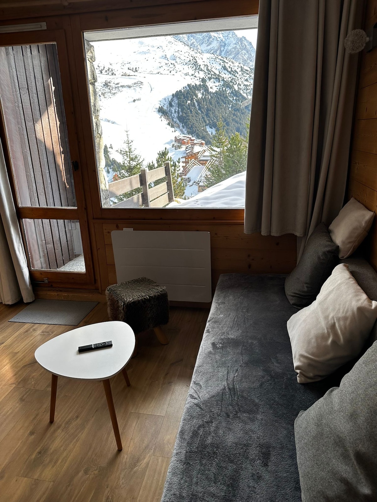 Popular Airbnb listing: Ski-in, ski-out apartment, ideal for families in Les Allues