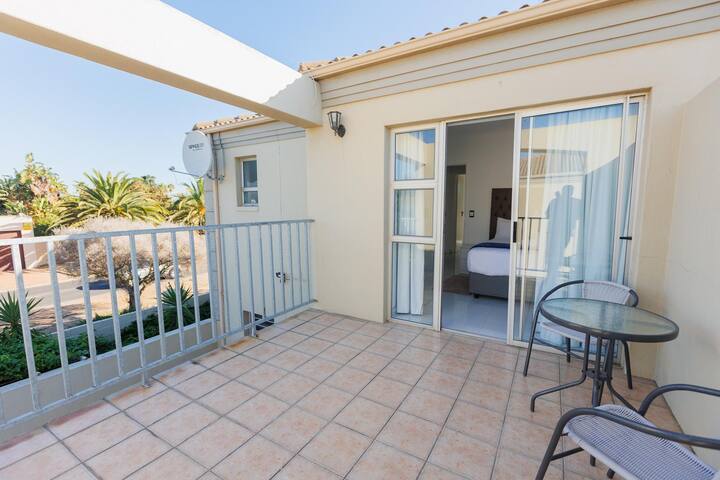 Bayside Terrace, 3 bedroom house Parklands gallery image 4