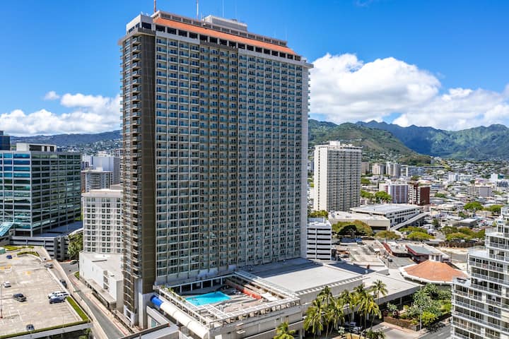 Unique Ala Moana Hotel Room 2br/2.5ba - Honolulu, HI