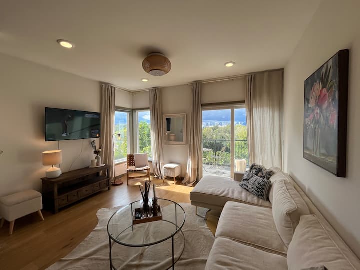 Bright Condo With Downtown Views - Nashville, TN