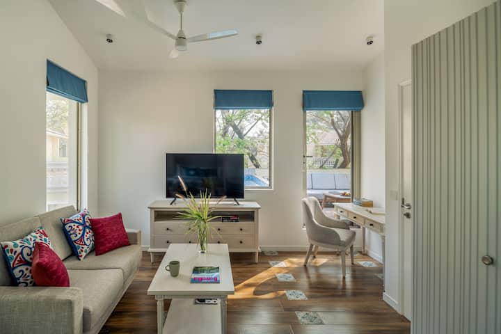 Living room image 8