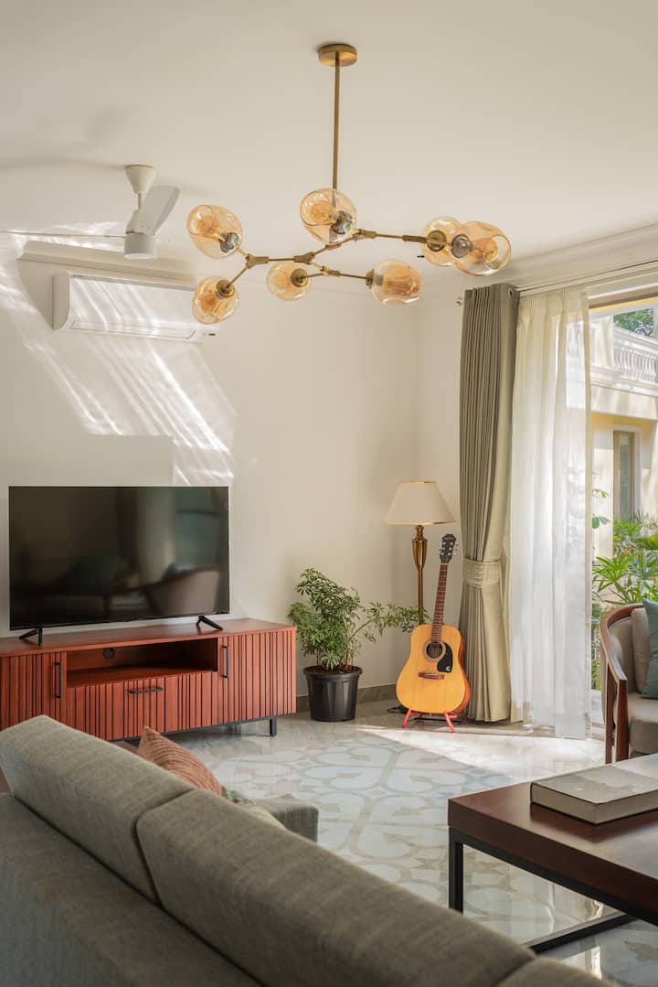 Living room image 6
