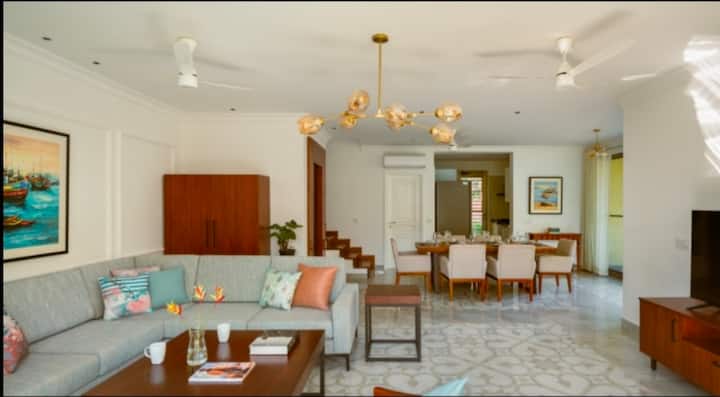 Living room image 7