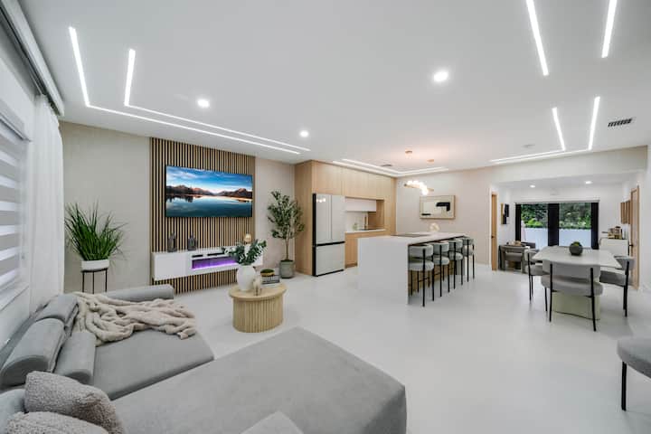 The Lux Gables Paradise Miami - Doral, FL