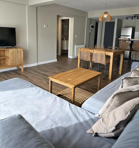 Propiedad de Airbnb exitosa: Blackbird Bariloche, Guemes, Spacious and Bright. en San Carlos De Bariloche