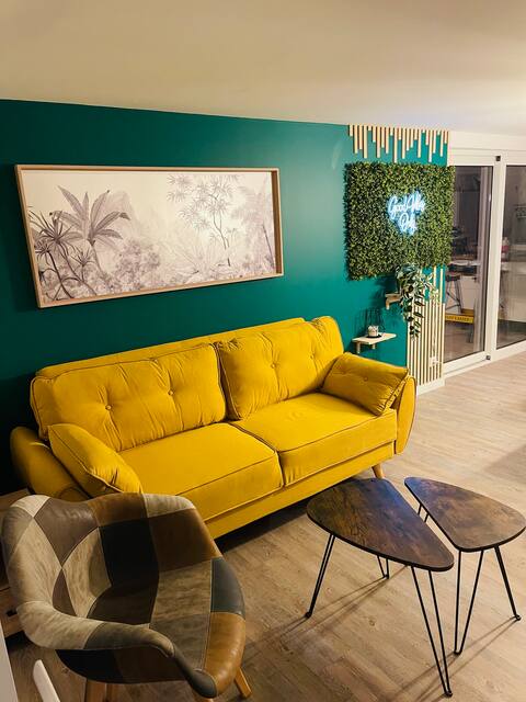 Quiet house for 6 people with outdoor area/cabin/cinema