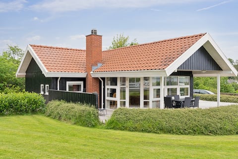 Lovely summer house with sea view
