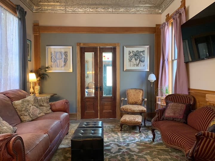 Unique Home - Victorian Charmhouse - Hot Tub - Julian, CA