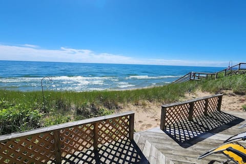 Reagan's Landing | Relaxing Private Beach 3BR, 1BA