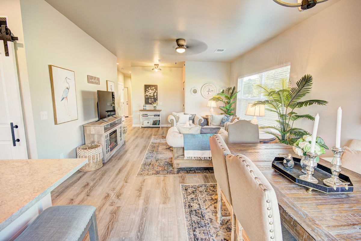 Successful Airbnb property: Winters Lodge at Little Ranches- 5 min to Square! in Wimberley