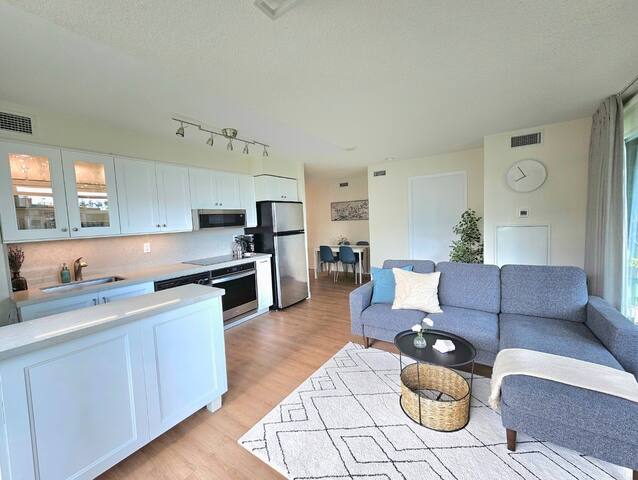 MK Fort York Blvd 2+1BD & 2BA Suite