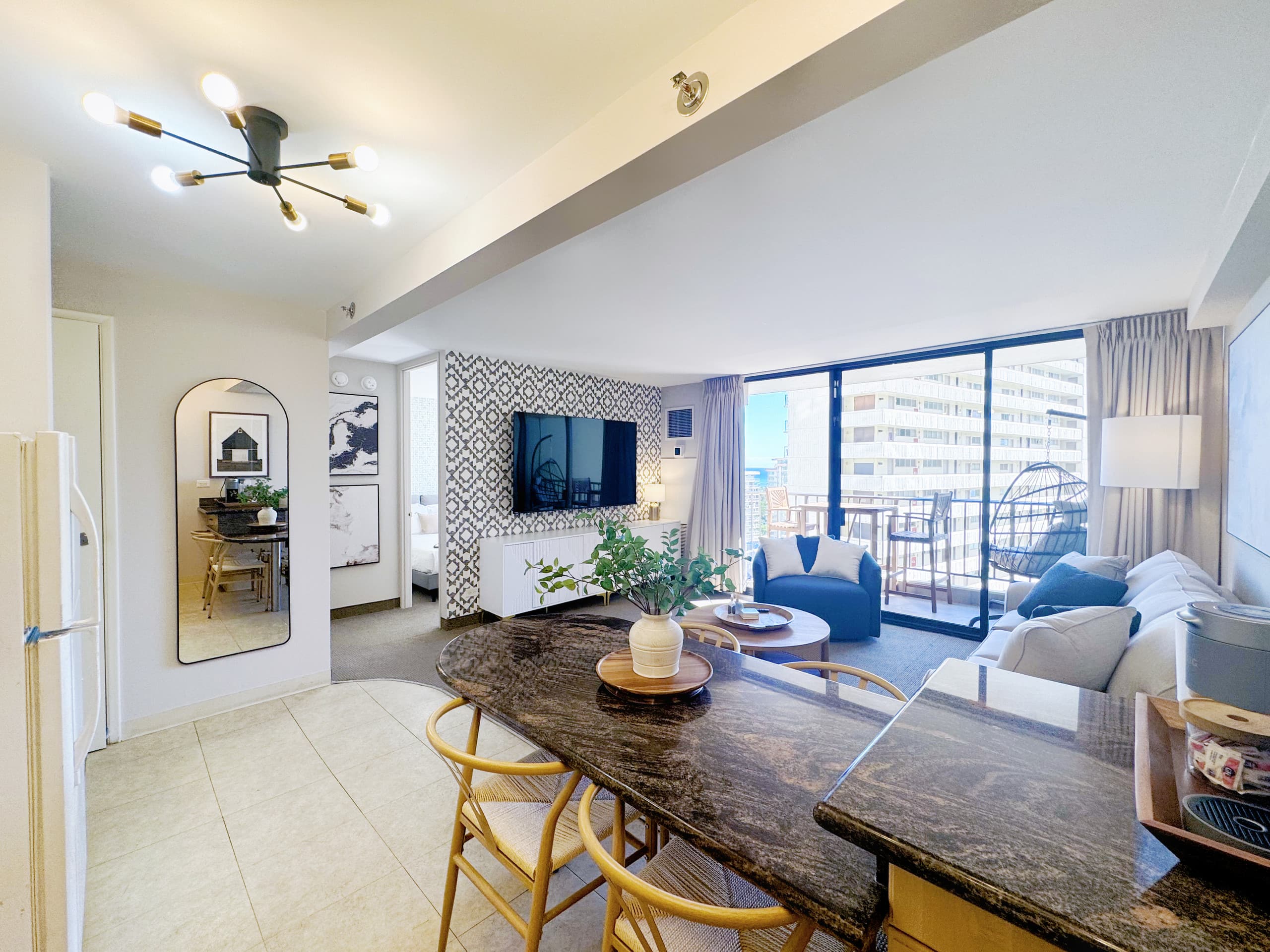 21F-Beautiful Waikiki  1BR-Near Beach~ - Image 4