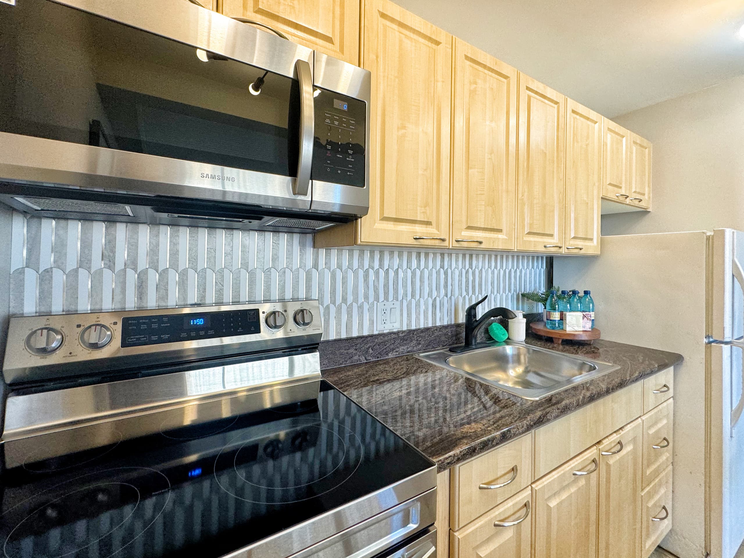 21F-Beautiful Waikiki  1BR-Near Beach~ - Image 17
