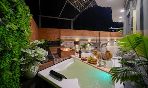 Leo 2BHK With Jacuzzi - 2.5 kms from mall road