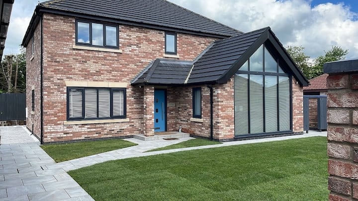 Full 4 bed home with parking - Houses for Rent in Middle Rasen, England ...